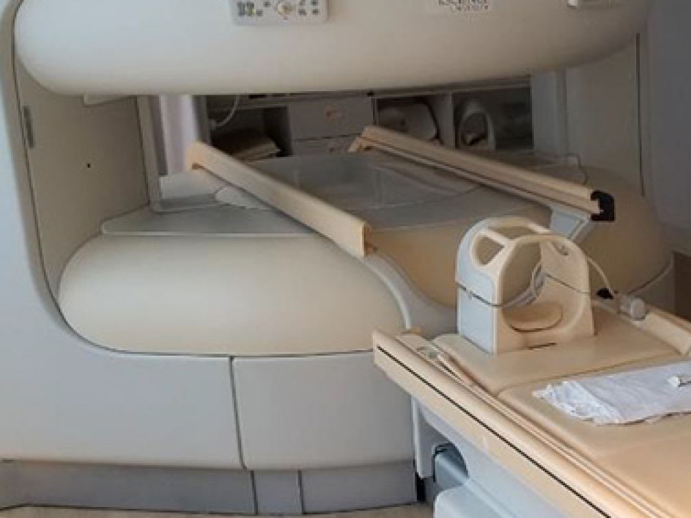 2006 Philips Panorama 1.0T 8 Channel HFO MRI